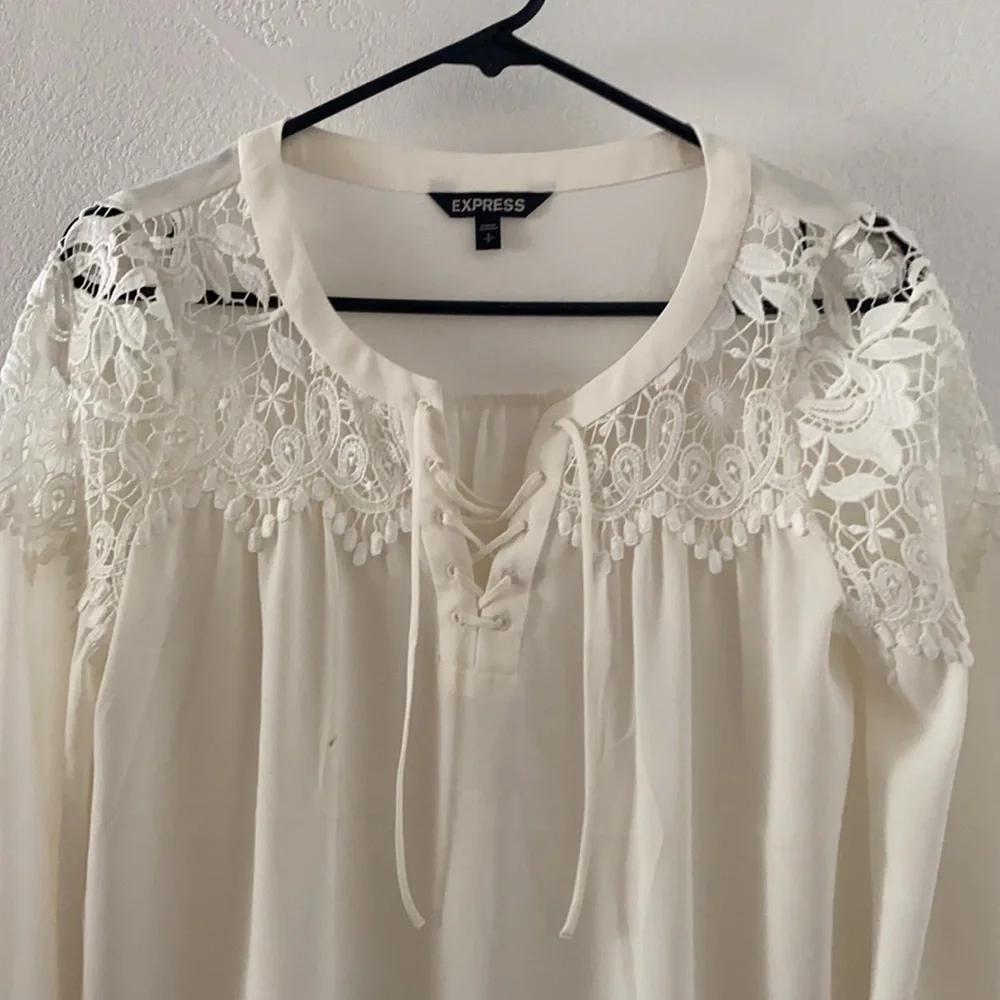 Express Lace Blouse - Picture 2 of 6